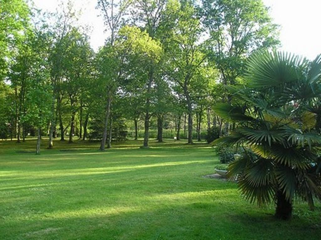 Parc De L'Aiguade Bed & Breakfast Saint-Paul-les-Dax Exterior photo